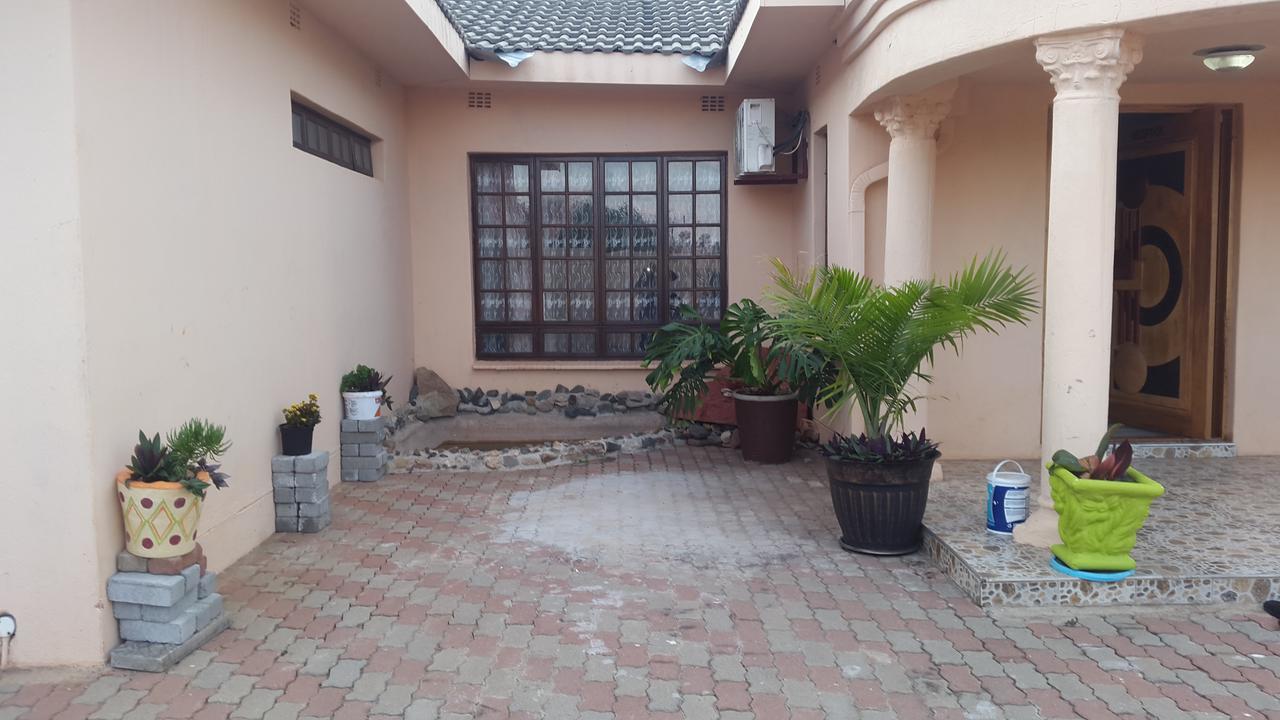 Tintech Bed&Breakfast Francistown Exterior foto