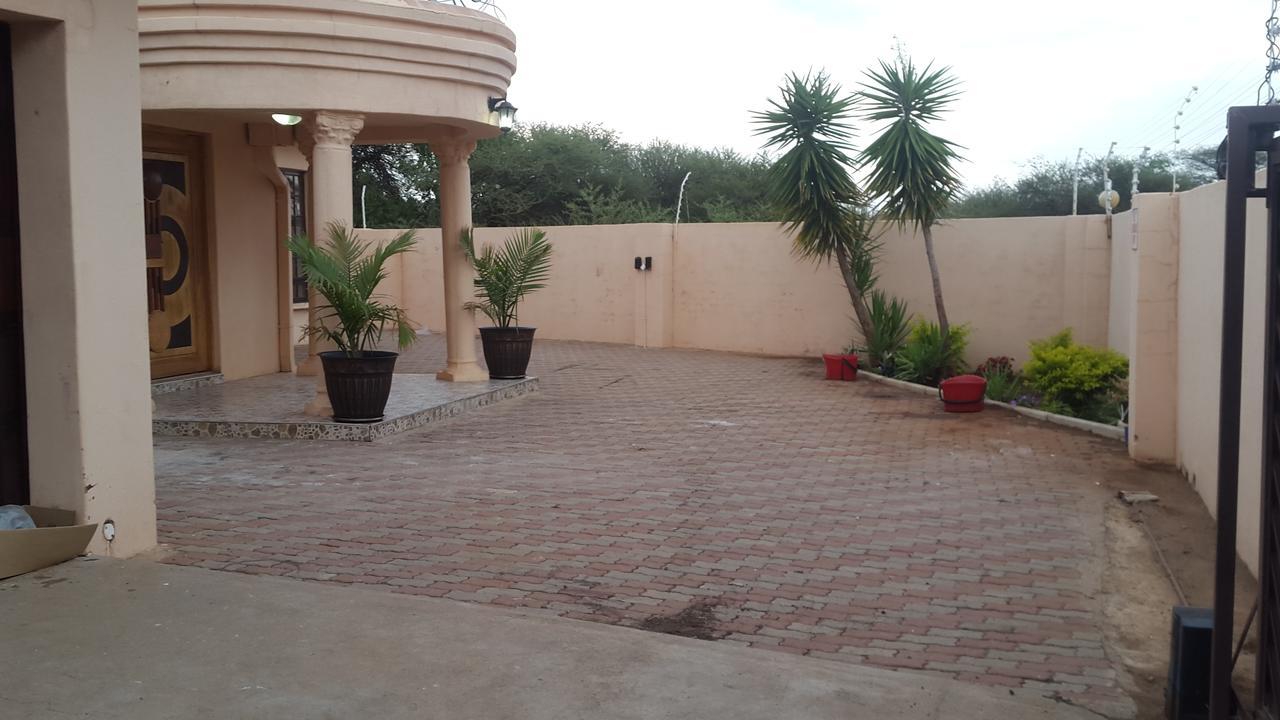 Tintech Bed&Breakfast Francistown Exterior foto
