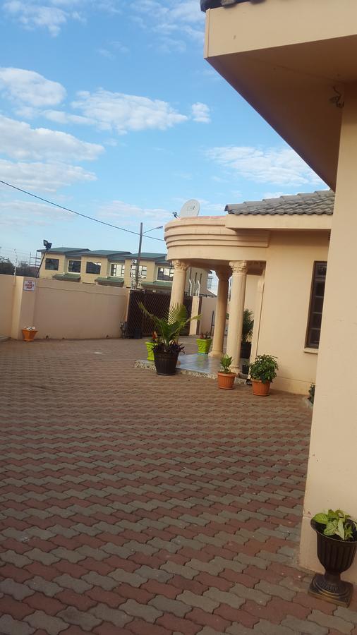 Tintech Bed&Breakfast Francistown Exterior foto